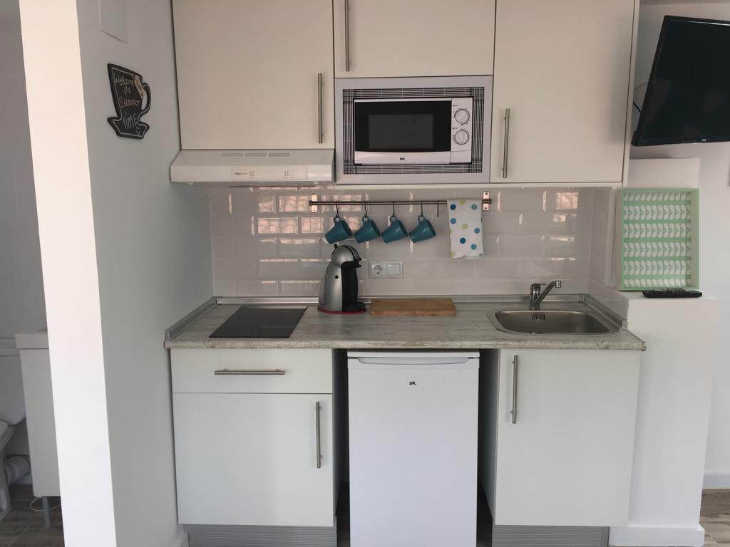 Villa Ana Apartments Μπένιντορμ Δωμάτιο φωτογραφία